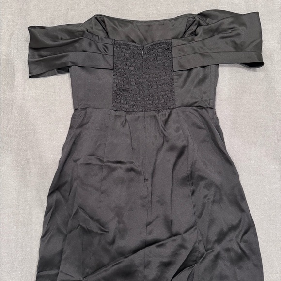 NWOT Reformation Lanelle Off the Shoulder Silk Mini Dress in Black - Picture 7 of 8